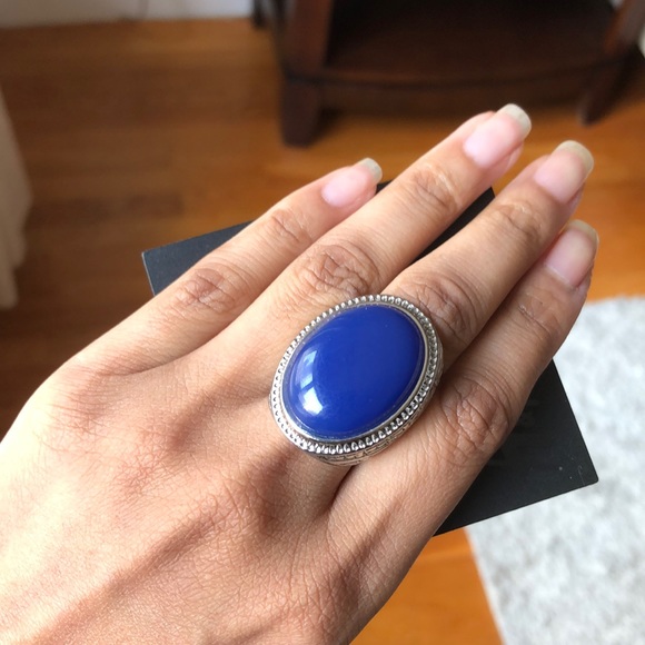 Costume blue stone ring in silver setting - Picture 1 of 5